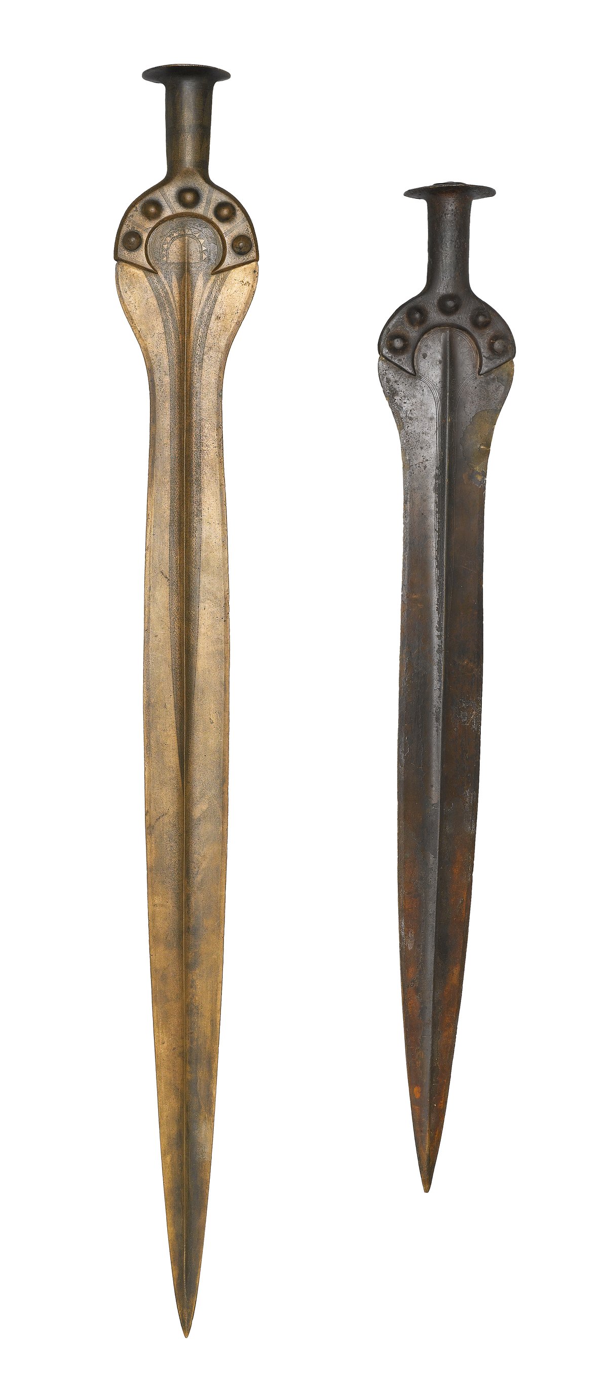 Zwei bronzezeitliche Schwerter von Torupgarde Meisterwerke der fruehen Metallurgie